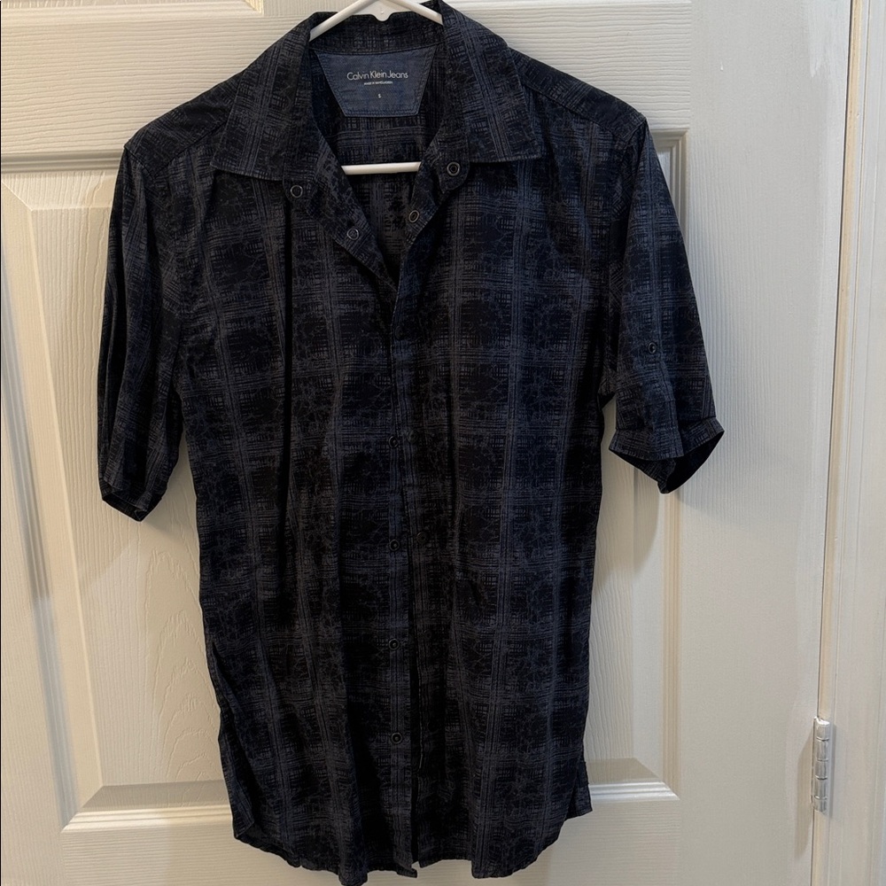 Calvin Klein Men's Dark Patterned Shirt